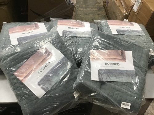 Lot of (5) Hosukko Quilted Duvet Cover for Weighted Blankets, Gray/Green, Twin - Appear New  - Lot 208