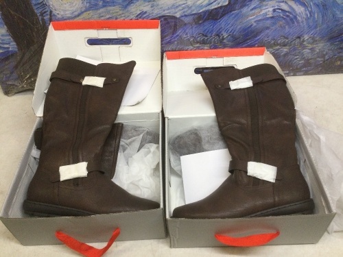 Lot of (2) Dream Pairs Trace Boots, Brown, Size 9 - Appear New  - Lot 526