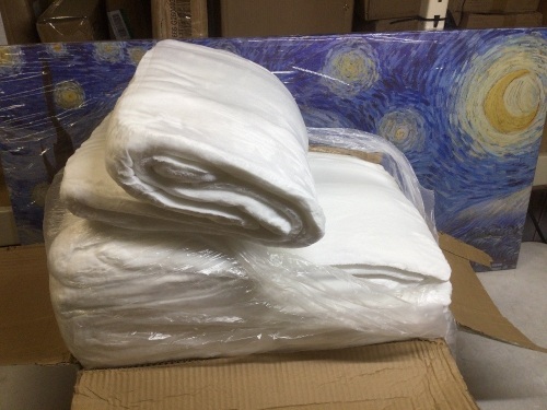 Case of White Plush Throw Blankets - New - Lot 889