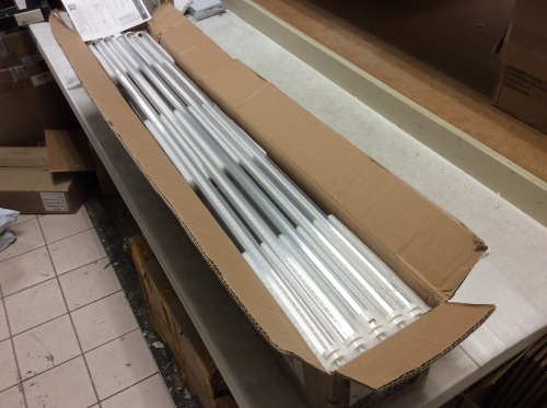 HMINLED 4' T8 LED Tube Lights, 25 Pack - New with Cosmetic Damage - Lot 871