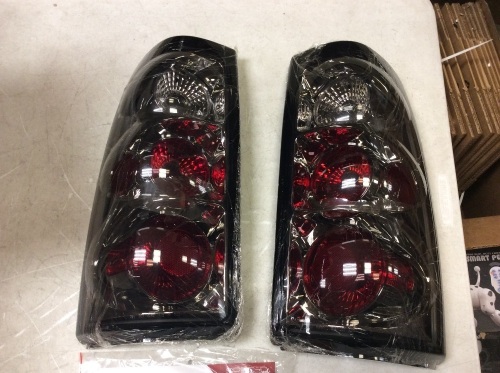 Spec-D Chrome Red/Smoke Tail Lights fit for Chevrolet Silverado 99-02 - Appear New  - Lot 273