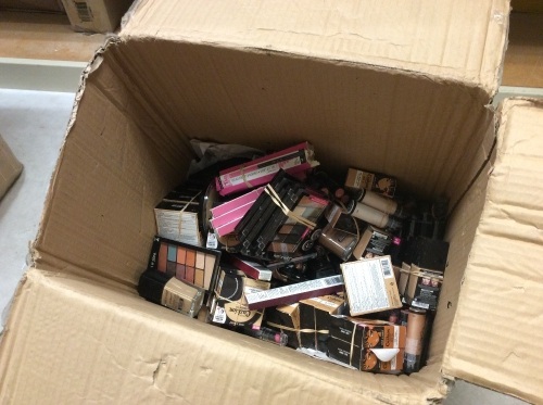 Lot of Various Makeup - Appears New  - Lot 110
