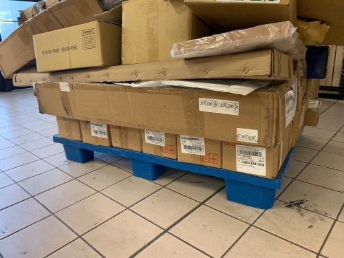 Pallet of Mostly New Auto Parts and Accessories - Lot 37
