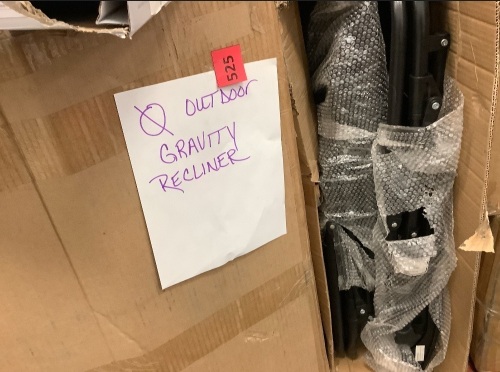 Zero Gravity Recliner Chair, Black - Lot 525