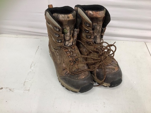 Hunting Boots for Men, 10D, E-Commerce Return, Retail 149.99 - Lot 208