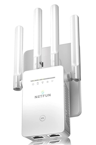 WiFi Extender Signal Booster, Powers Up, E-Commerce Return, Retail 69.99 - Lot 177