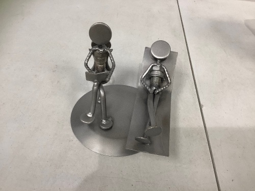 Small Metal Sculpture, Appears New - Lot 448