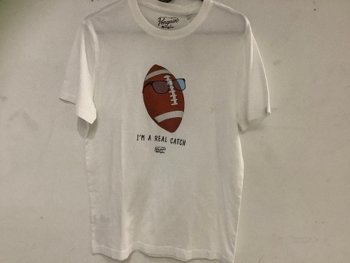 Penguin Mens Football T Shirt, M, Appears New - Lot 486