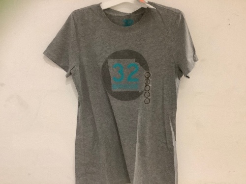 Womens T-Shirt, L, Appears New, Retail 24.99 - Lot 472