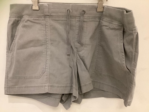 Natural Relections Womens Shorts, 18, Appears new, Retail 24.99 - Lot 514