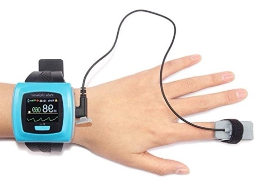 Contec Wrist-worn Pulse Oximeter, Powers Up, E-Commerce Return, Retail 128.00 - Lot 264