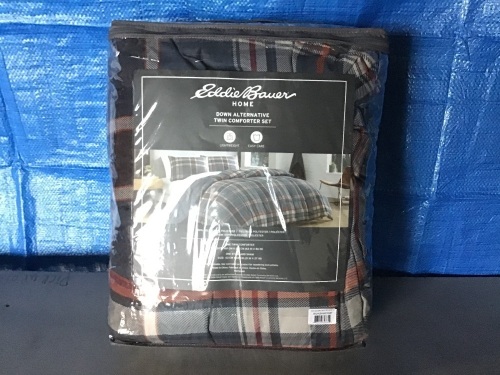 Eddie Bauer Shasta Lake Comforter set, Twin, New, Retail - $79.99 - Lot 46