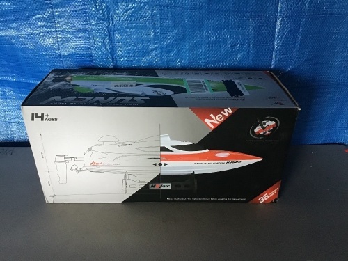 Hongxunjie HJ806 R/C Racing Yacht, Like New, Retail - $53.99 - Lot 78