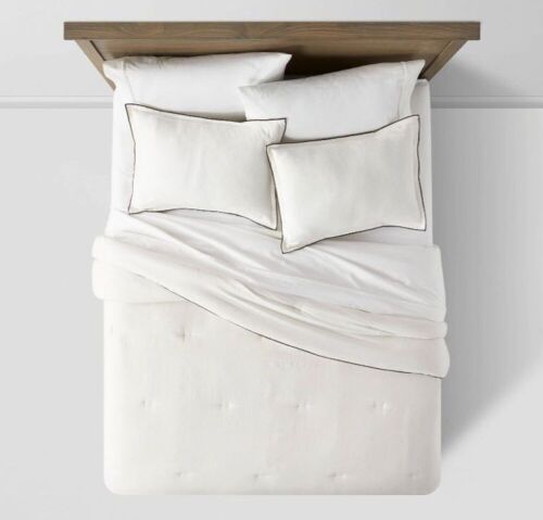 Threshold Flannel Comforter & Sham Set, Cream, Full/Queen  - Lot 308