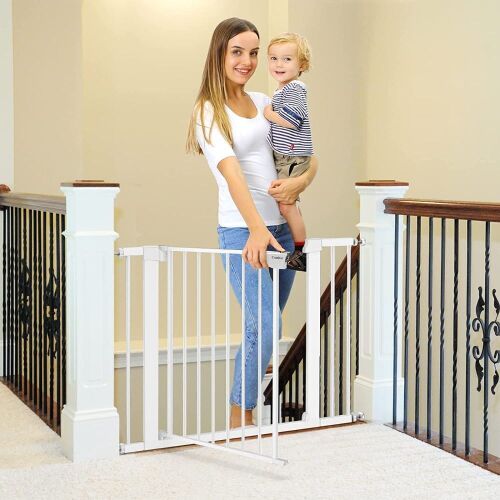 Cumbor 29.7"-40.6" Width Auto Close Safety Baby Gate - Lot 1184