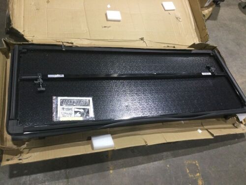 Tonno Pro Hard Folding Truck Bed Tonneau Cover HF-260 Fits 2019 Ram 1500 Extra Short Bed 6.5'  - Lot 1009