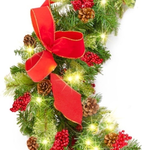 Pre-Lit Garland, Battery Powered w/ 100 Lights, 180 Tips, Pine Cones - 9ft - Lot 413