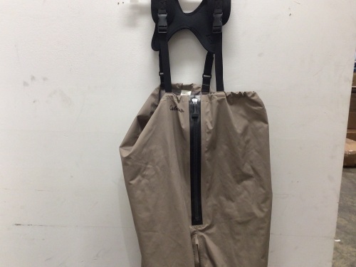 Mens Chest Waders, L, E-Commerce Return, Retail 170.00 - Lot 145