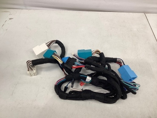 GM DS4/DS4+ Integration T-Harness, E-Commerce Return, Retail 74.99 - Lot 286