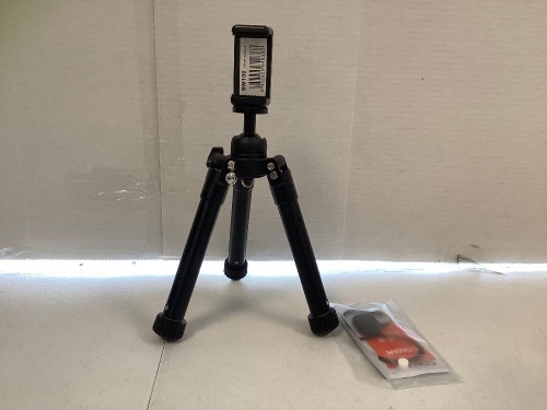 Coman Tripod Pole Kit, E-Commerce Return, Retail 32.99 - Lot 473