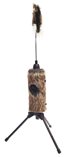 MOJO Outdoors Fuzzy Critter Predator Decoy, Powers Up, E-Comm Return, Retail 54.99 - Lot 409