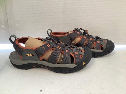 Keen Mens Water Shoes, 10, Appears new, Retail 135.00 - Lot 418