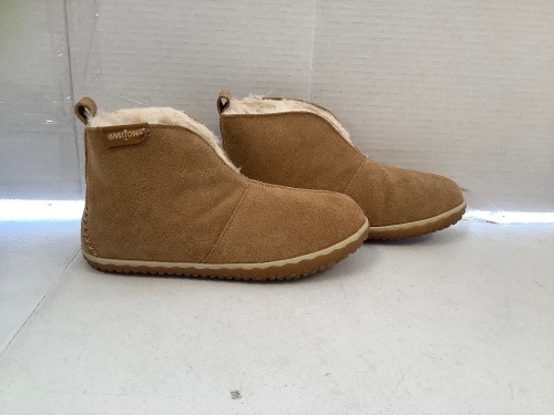 Minnetonka Womens Booties, 6M, Appears New, Retail 64.95 - Lot 76