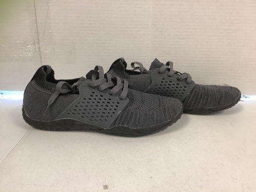 Whitin Cross Trainer Shoes, M 8/W 10.5, E-Comm Return - Lot 490
