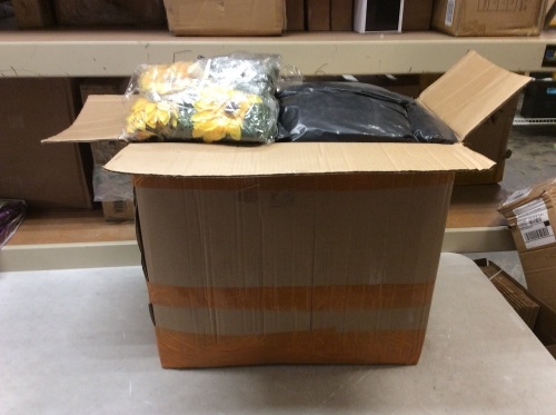 Large Lot of Fake Flowers - Appear New  - Lot 599