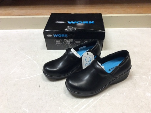 Dr. Scholl's Womens Dynamo Slip Resistant Clogs, Black, Size 8 - New - Lot 329