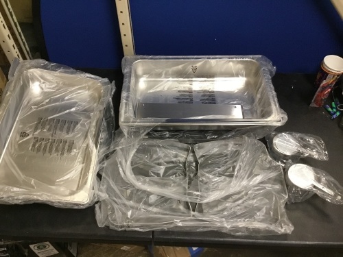 Stainless Steel Chafing Pan Set - Appears New  - Lot 1076