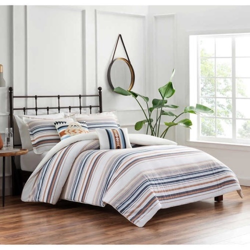 Pendleton 5-piece Comforter Set, Savannah Stripe, Queen - Appears New   - Lot 302