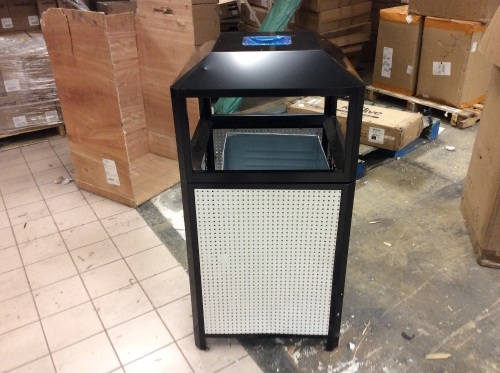 Trashcan - Damaged - Lot 347