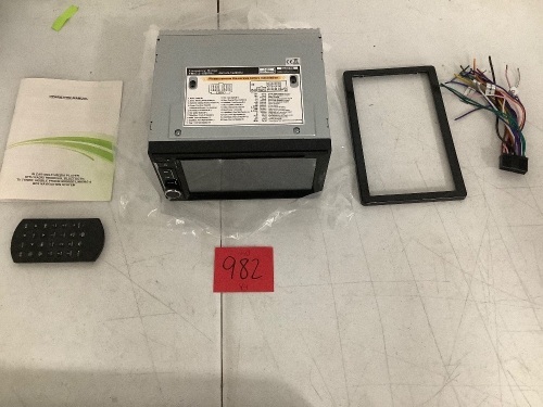 Car Radio Stereo - Lot 982