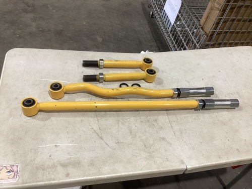 Adjustable Panhard Rod for 90-97 Toyota landcruiser - Lot 643