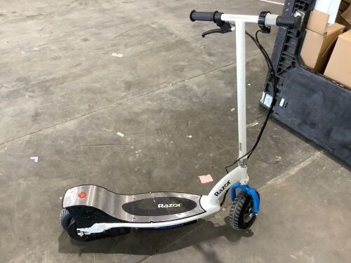 Razor E300 Electric Scooter with Seat  - Lot 340