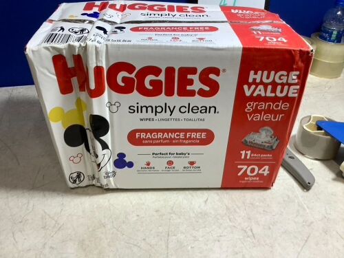 Huggies Simply Clean Baby Wipes, 704 ct  - Lot 362