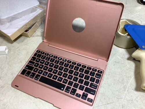 Tablet Keyboard Case  - Lot 341