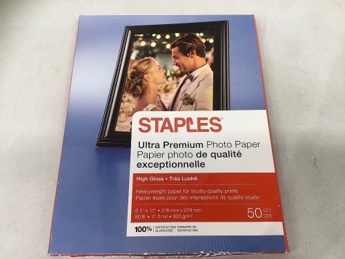 Staples Ultra Premium Glossy Photo Paper, Appears New, Retail 34.49 - Lot 198
