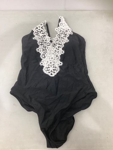 Blooming Jelly Women's Swimsuit, M, E-Comm Return, Retail 38.99 - Lot 529