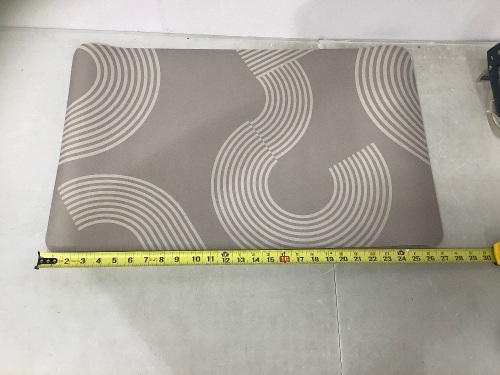 Bathroom Mat, Appears new - Lot 354