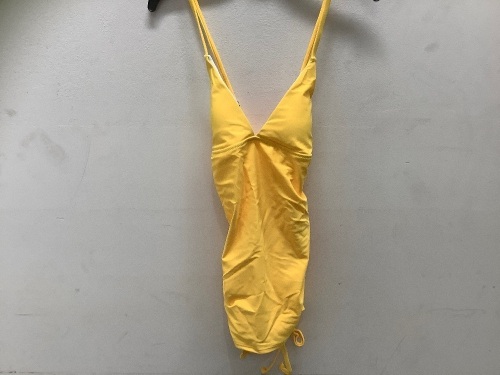 Beachsissi Tankini Set, S, E-Comm Returnn, Retail 33.99 - Lot 522