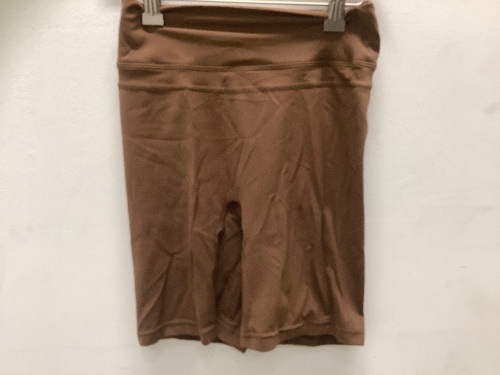 Womens Activewear Shorts, S, E-Comm Return - Lot 560