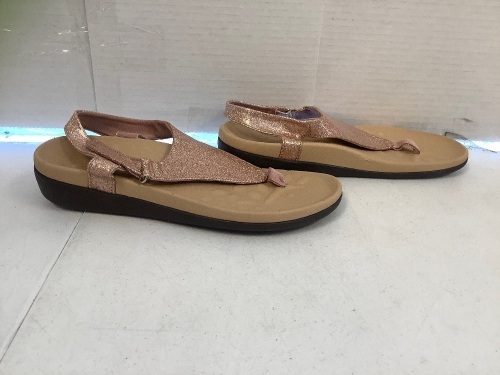 UTENAG Womens Orthotic Sandals, 7.5, Appears new, Retail 39.99 - Lot 491