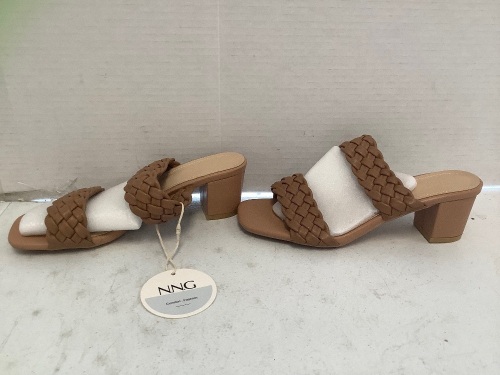 NNG Womens Sandals, 5.5, Appears New, Retail 33.00 - Lot 103