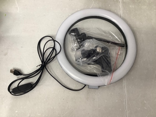 Selfie Ring Light, Powers up, Appears New - Lot 173
