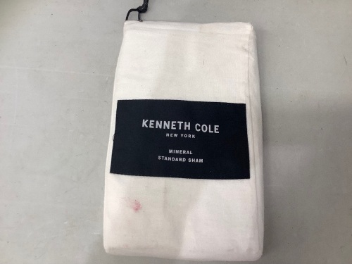 Kenneth Cole Standard Pillow Sham, E-Comm Return, Retail 33.95 - Lot 498