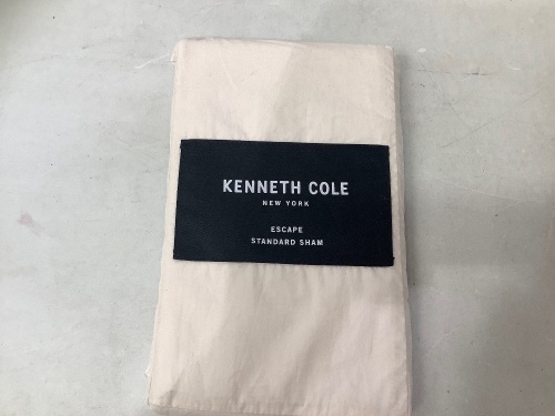 Kenneth Cole Standard Pillow Sham, E-Comm Return, Retail 33.95 - Lot 528