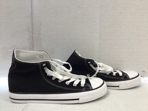 Canvas Shoes, 8, Unsure if Mens or Womens, Appears New - Lot 383