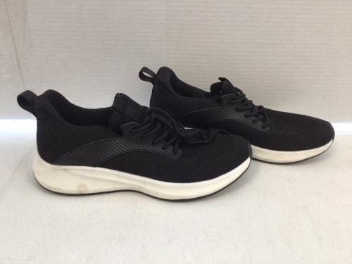 Tennis Shoes, 10, Unsure if Men or Womens, E-Comm Return - Lot 429